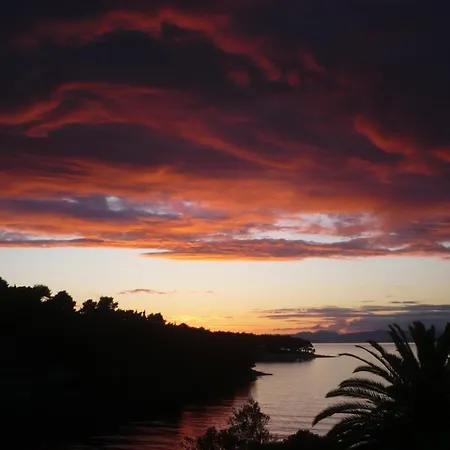 Sunset By The Sea *
